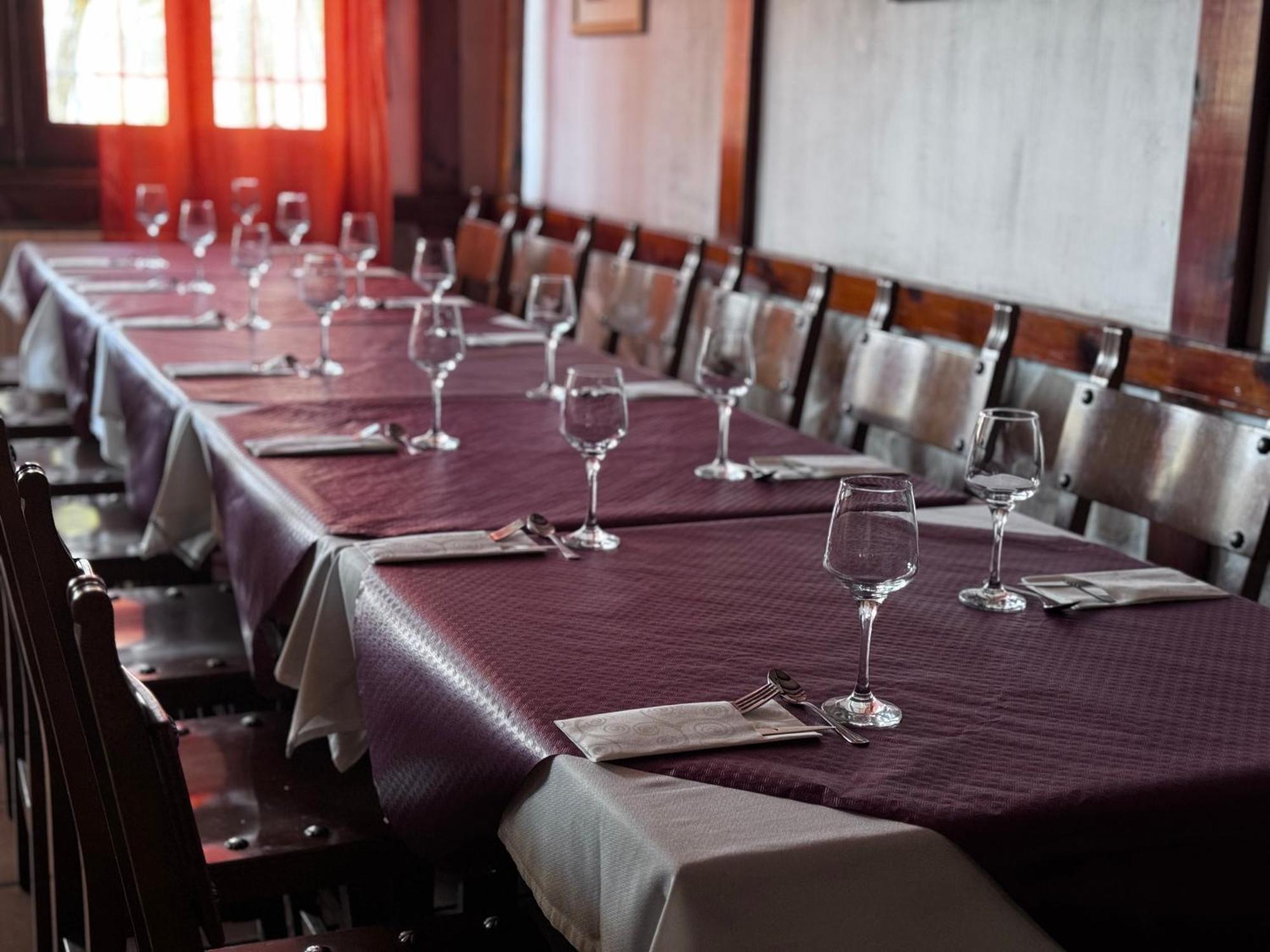 Hotel Restaurante Rio Cuervo Vega del Cadorno Екстер'єр фото